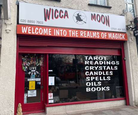 Wicca Moon – Climbing Moss